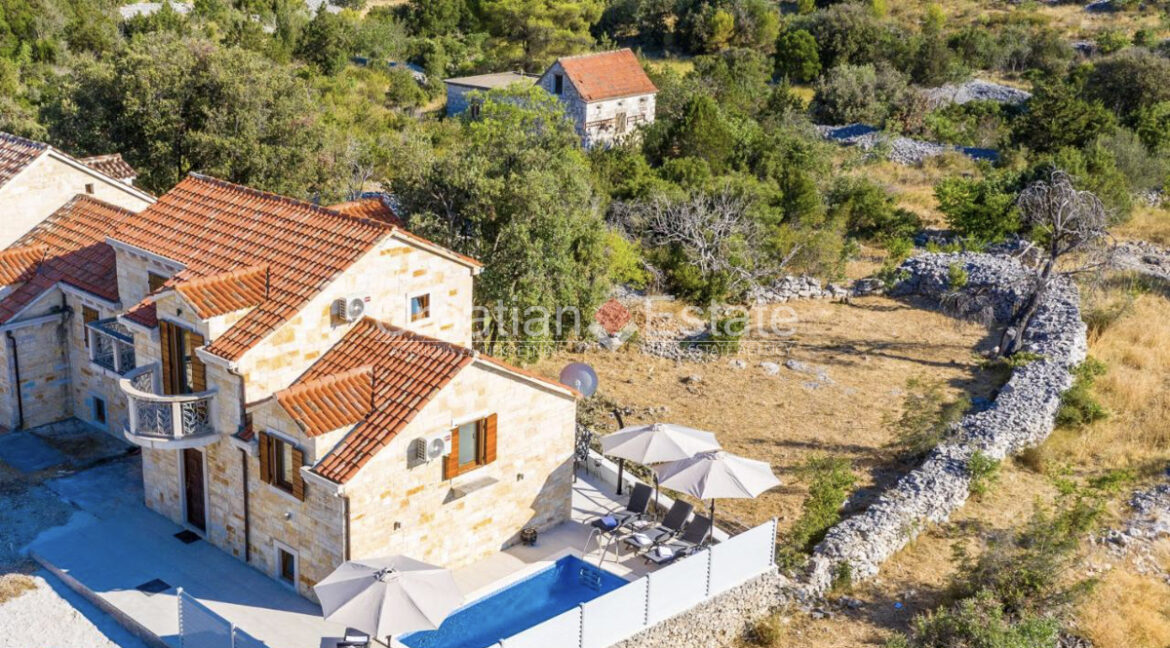 croatia-brac-autochthonous-villa-pool-mountain-view-sale(104)