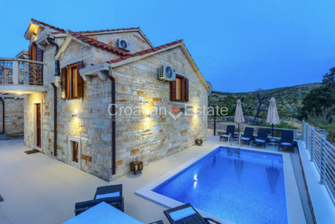 croatia-brac-autochthonous-villa-pool-mountain-view-sale(105)