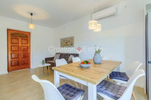 croatia-brac-autochthonous-villa-pool-mountain-view-sale(111)