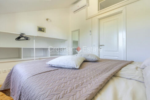 croatia-brac-autochthonous-villa-pool-mountain-view-sale(117)