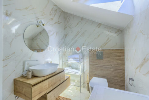 croatia-brac-autochthonous-villa-pool-mountain-view-sale(118)