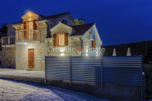 croatia-brac-autochthonous-villa-pool-mountain-view-sale(122)