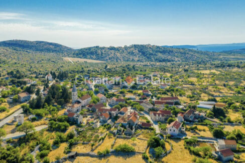 croatia-brac-autochthonous-villa-pool-mountain-view-sale(123)