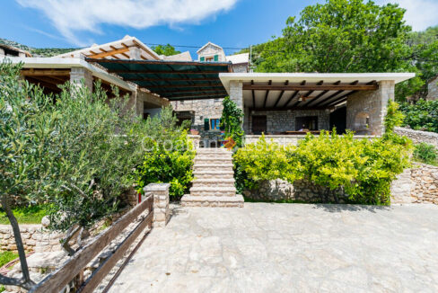 croatia-brac-house-autochthonous-sea-view-sale(102)
