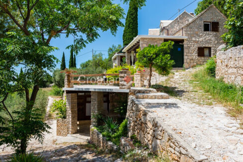 croatia-brac-house-autochthonous-sea-view-sale(103)