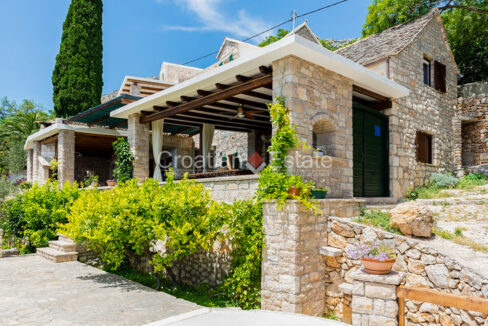 croatia-brac-house-autochthonous-sea-view-sale(104)