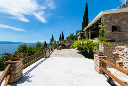 croatia-brac-house-autochthonous-sea-view-sale(105)