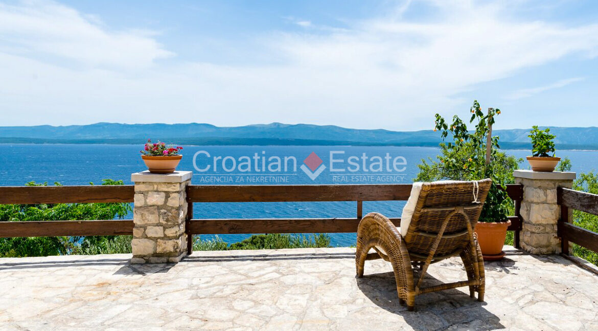 croatia-brac-house-autochthonous-sea-view-sale(106)