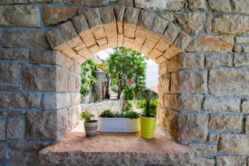 croatia-brac-house-autochthonous-sea-view-sale(108)