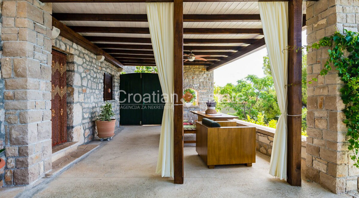 croatia-brac-house-autochthonous-sea-view-sale(111)