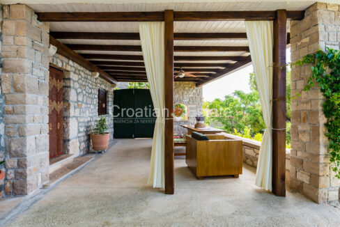croatia-brac-house-autochthonous-sea-view-sale(111)