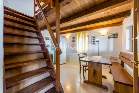 croatia-brac-house-autochthonous-sea-view-sale(117)