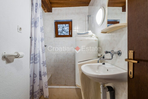 croatia-brac-house-autochthonous-sea-view-sale(121)