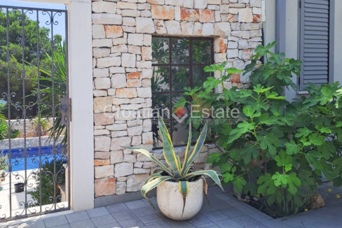 croatia-brac-house-sea-view-pool-yard-garage-sale(103)