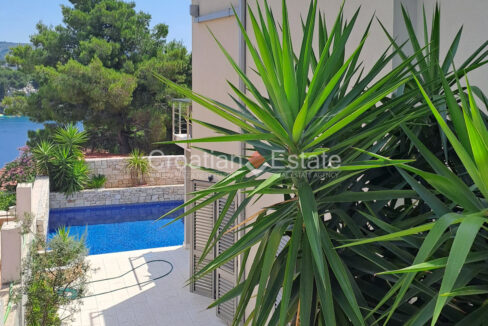 croatia-brac-house-sea-view-pool-yard-garage-sale(105)