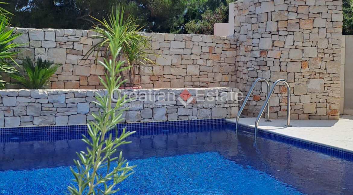 croatia-brac-house-sea-view-pool-yard-garage-sale(107)