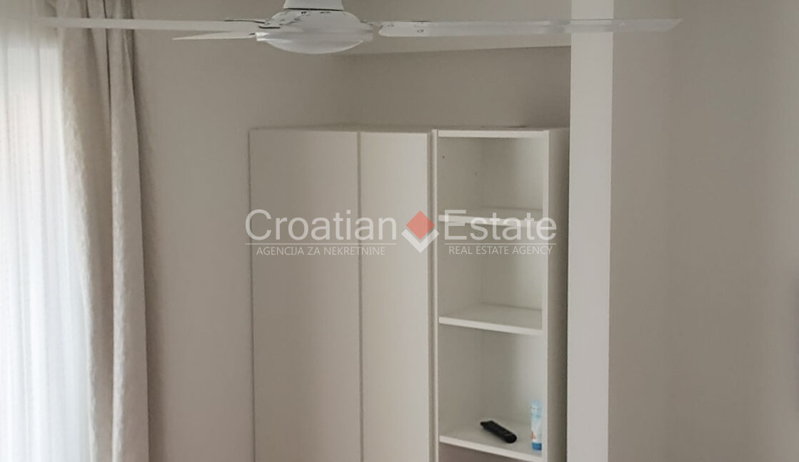 croatia-brac-house-sea-view-pool-yard-garage-sale(112)