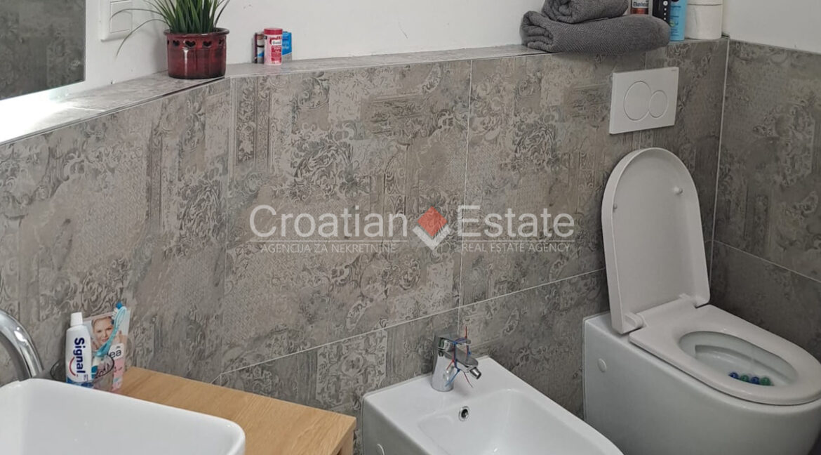 croatia-brac-house-sea-view-pool-yard-garage-sale(118)