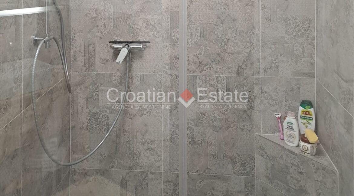 croatia-brac-house-sea-view-pool-yard-garage-sale(119)