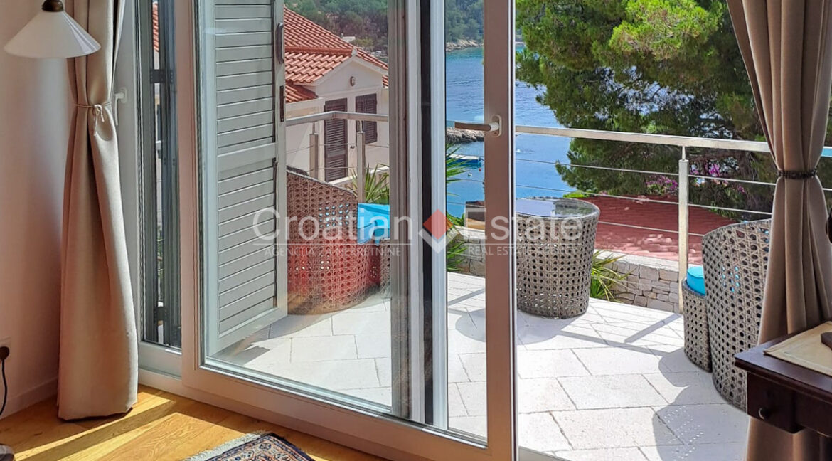 croatia-brac-house-sea-view-pool-yard-garage-sale(129)
