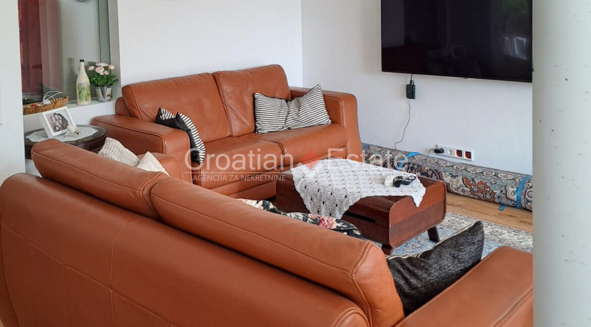 croatia-brac-house-sea-view-pool-yard-garage-sale(130)