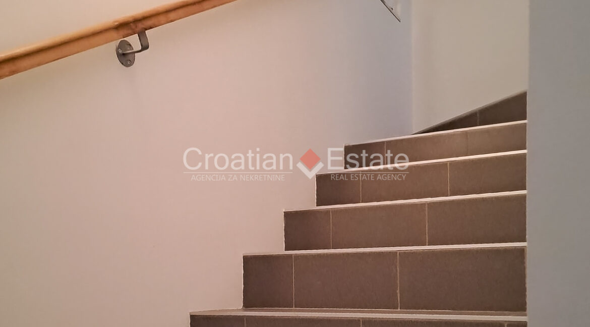 croatia-brac-house-sea-view-pool-yard-garage-sale(133)