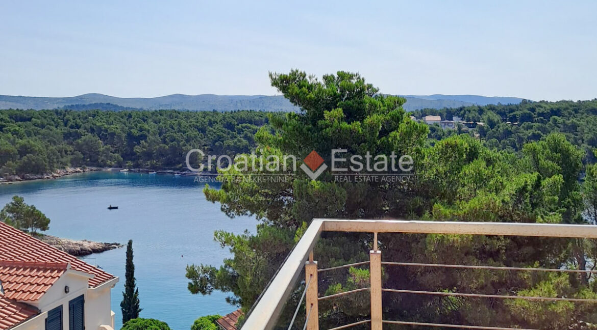 croatia-brac-house-sea-view-pool-yard-garage-sale(141)