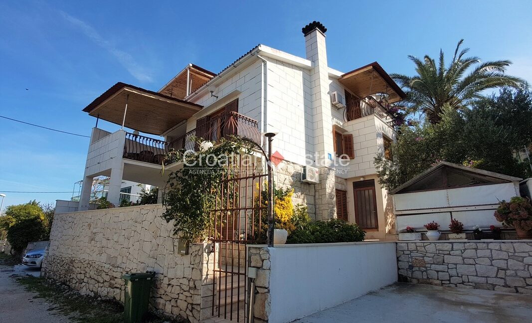 croatia-brac-house-sea-view-sale(101)