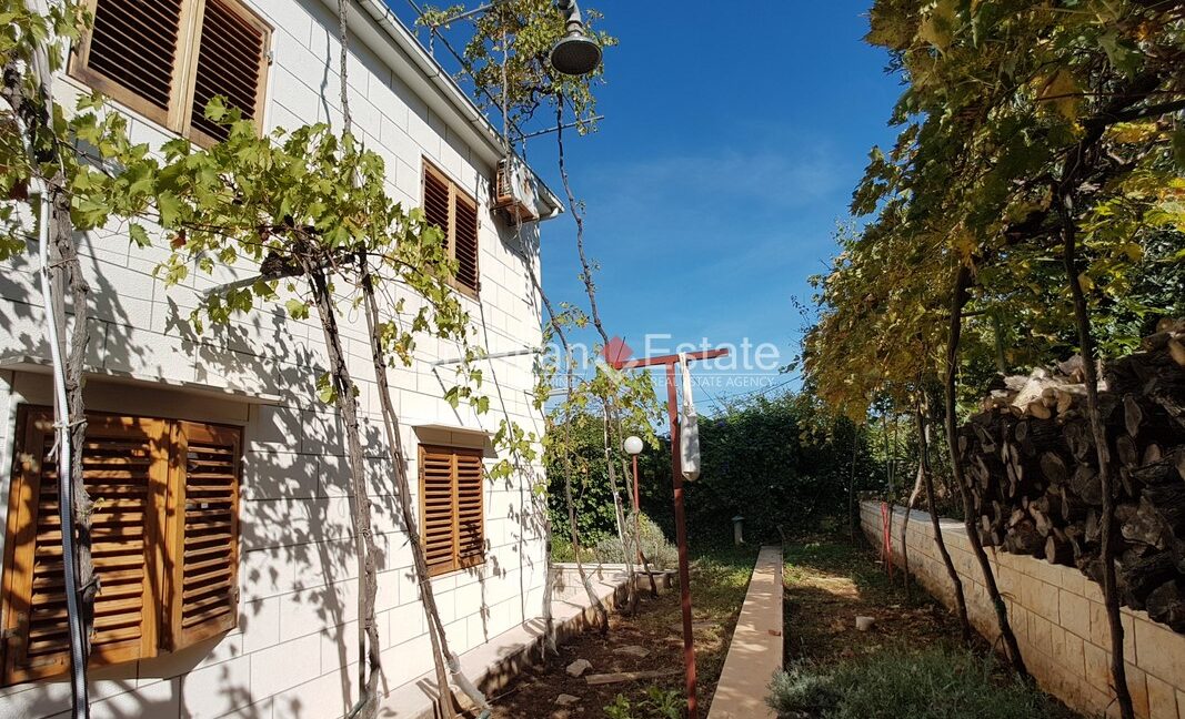croatia-brac-house-sea-view-sale(114)