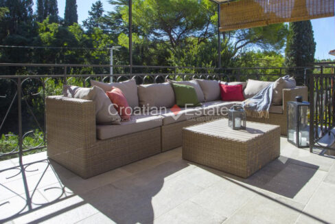 croatia-brac-house-stone-garden-terraces-barbecue-sale(107)