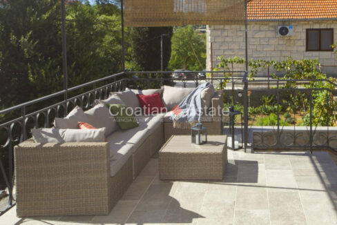 croatia-brac-house-stone-garden-terraces-barbecue-sale(108)