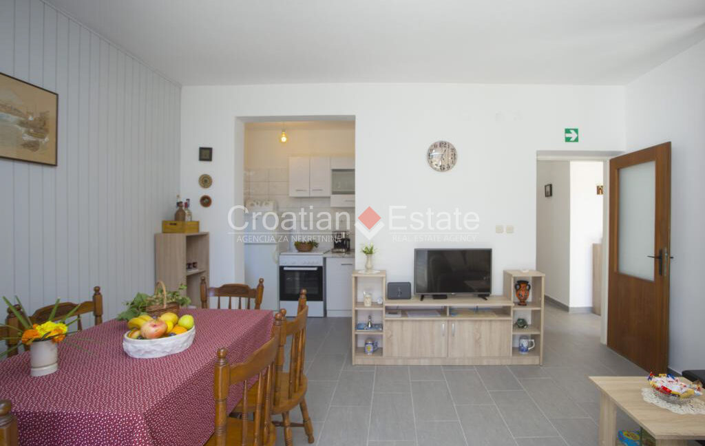 croatia-brac-house-stone-garden-terraces-barbecue-sale(113)