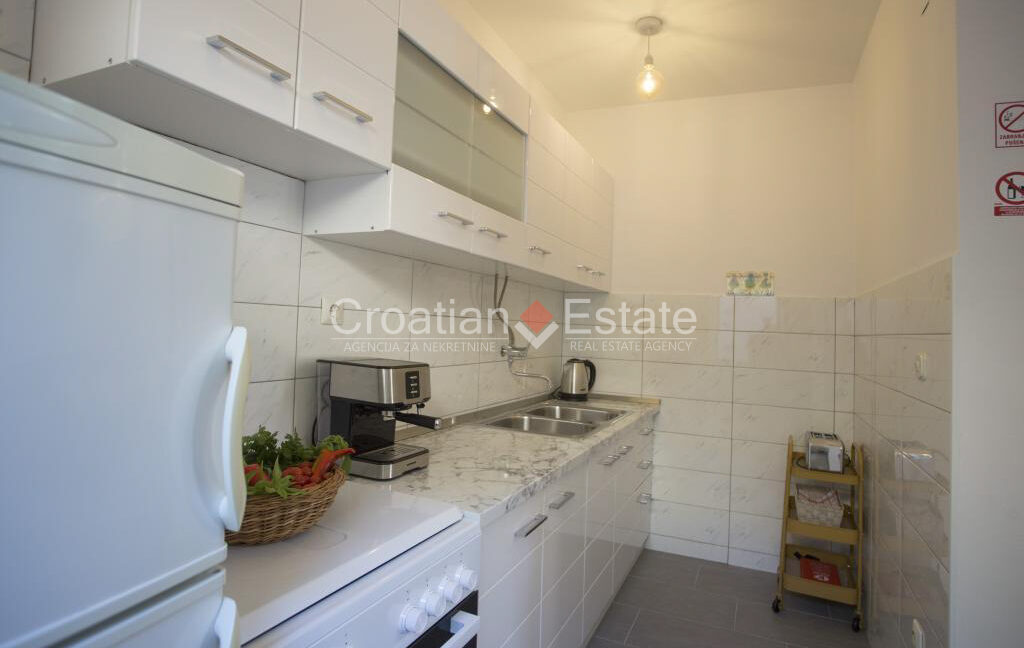 croatia-brac-house-stone-garden-terraces-barbecue-sale(116)