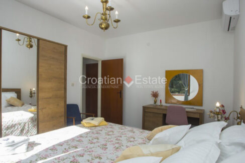 croatia-brac-house-stone-garden-terraces-barbecue-sale(121)