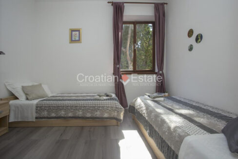 croatia-brac-house-stone-garden-terraces-barbecue-sale(122)