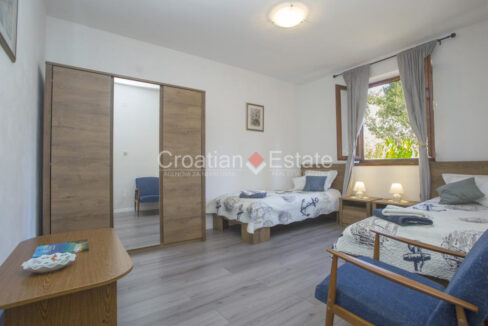croatia-brac-house-stone-garden-terraces-barbecue-sale(124)