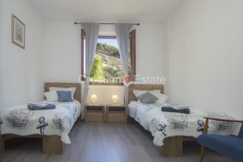 croatia-brac-house-stone-garden-terraces-barbecue-sale(125)