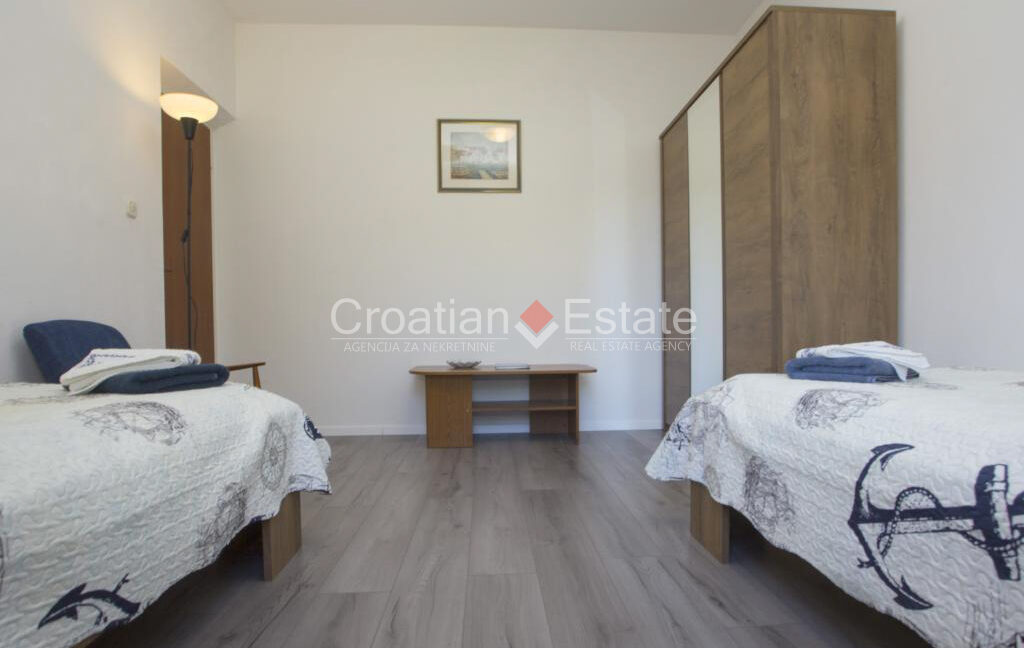croatia-brac-house-stone-garden-terraces-barbecue-sale(126)