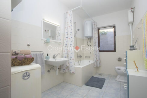 croatia-brac-house-stone-garden-terraces-barbecue-sale(127)