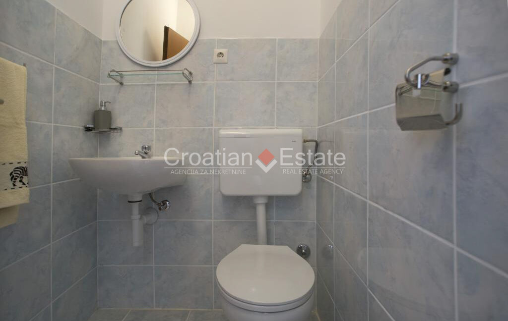croatia-brac-house-stone-garden-terraces-barbecue-sale(129)