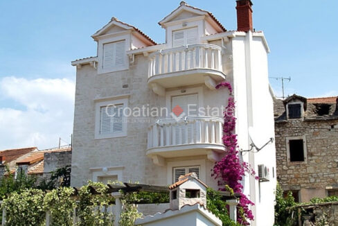croatia-brac-house-stone-sea-view-yard-barbecue-sale(102)