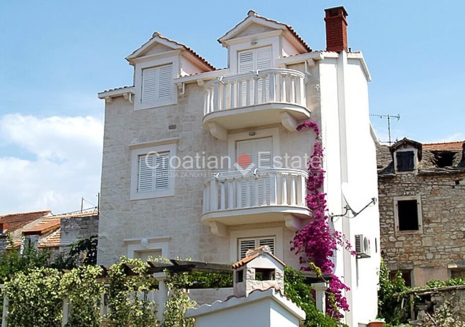 croatia-brac-house-stone-sea-view-yard-barbecue-sale(102)
