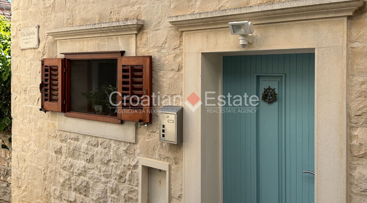 croatia-brac-house-stone-sea-view-yard-barbecue-sale(103)