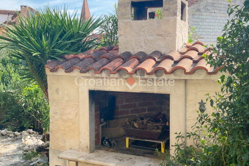croatia-brac-house-stone-sea-view-yard-barbecue-sale(104)
