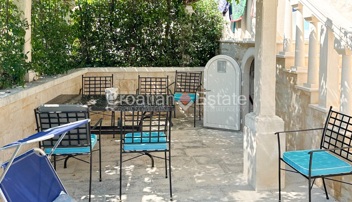 croatia-brac-house-stone-sea-view-yard-barbecue-sale(106)