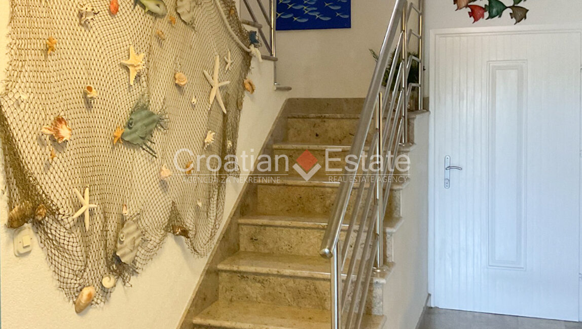 croatia-brac-house-stone-sea-view-yard-barbecue-sale(111)