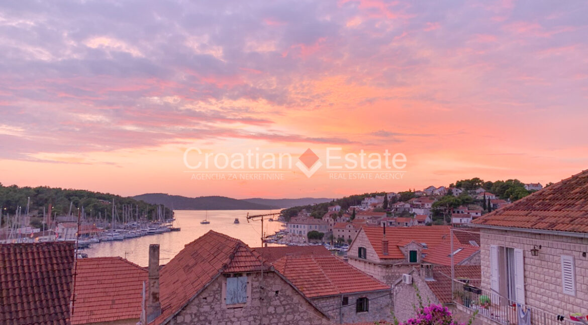 croatia-brac-house-stone-sea-view-yard-barbecue-sale(118)
