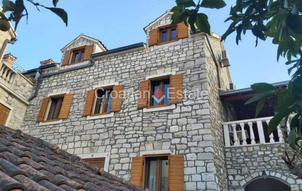 croatia-brac-stone-house-sea-view-coutryard-barbecue-sale(103)