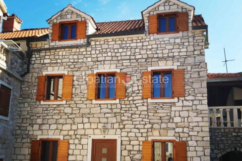 croatia-brac-stone-house-sea-view-coutryard-barbecue-sale(104)