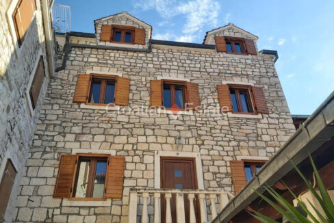 croatia-brac-stone-house-sea-view-coutryard-barbecue-sale(105)
